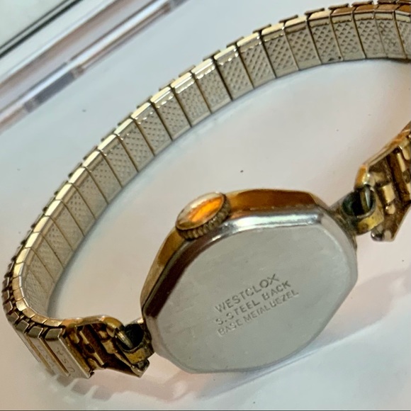 Vintage Westclox 17 Jewels Ladies Textured Gold Tone Wristwatch - Picture 8 of 15